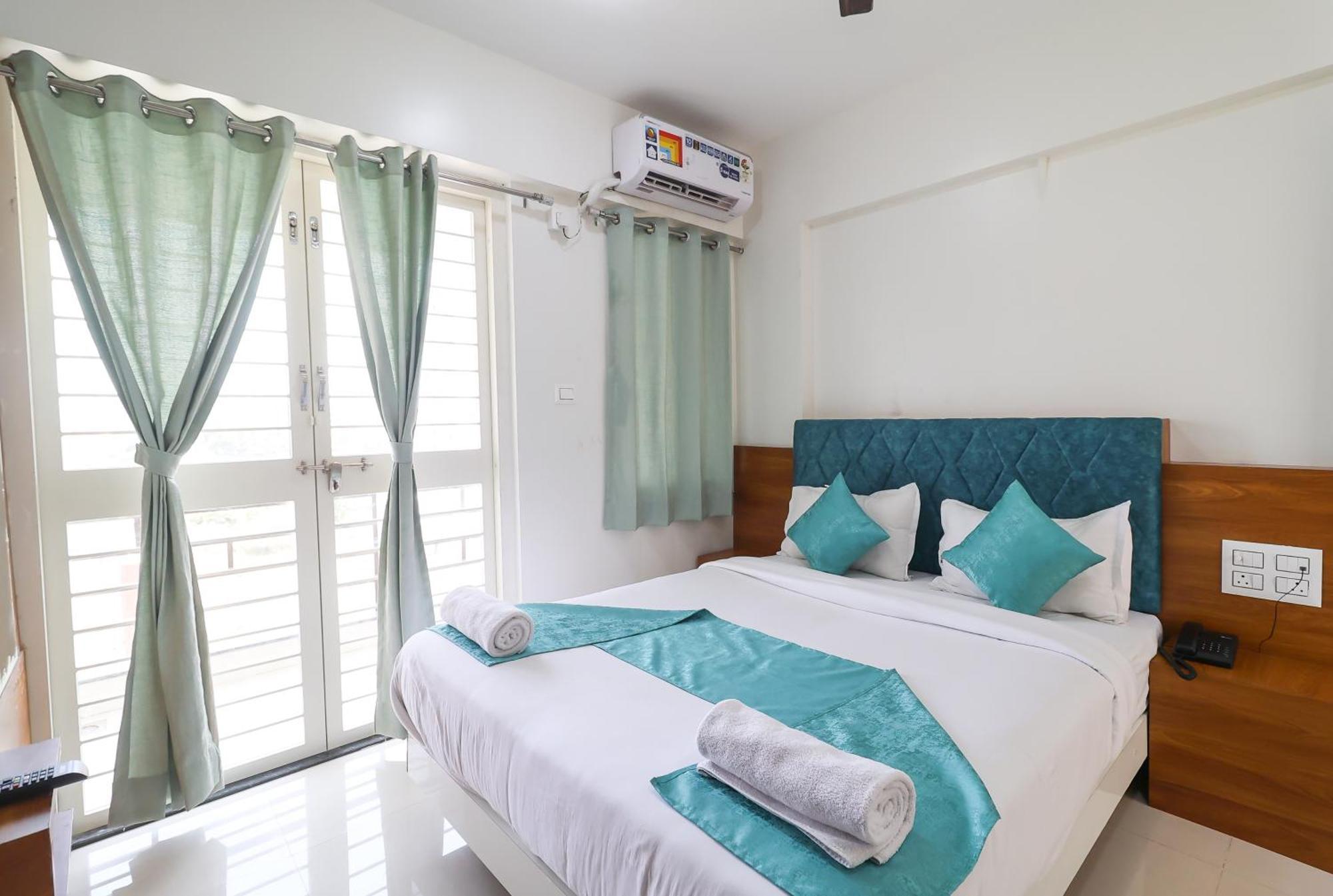 Hotel Tridents Hinjawadi Exterior foto